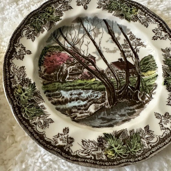 2 Vintage Johnson Bros Ironstone “Friendly Village” Plate - Picture 4 of 12